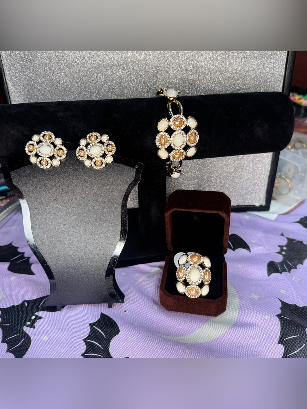 NWT Vintage Camille Lucie 604 Line Pearl & Crystal 3pc Set Size 7